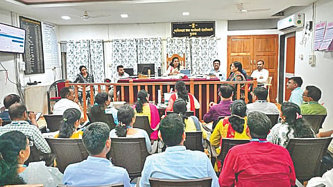  जिल्हाधिकारी तृप्ती धोडमिसे