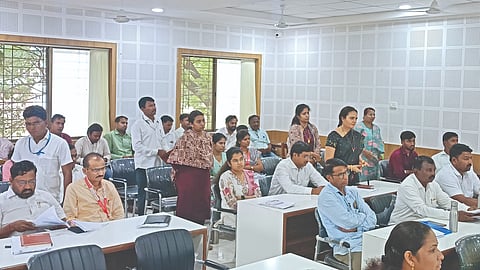 Miraj News: भ्रष्ट ग्रामसेवकांकडून अधिकाऱ्यांना हप्ते  