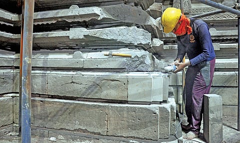 कोल्हापूर : अंबाबाई मंदिराचे संवर्धन व जतन काम.