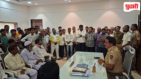Solapur news: मोहोळ शहरात रिक्षाचालकांना गणवेश अनिवार्य; बेकायदा स्टॉलधारकांवर कारवाईचा इशारा