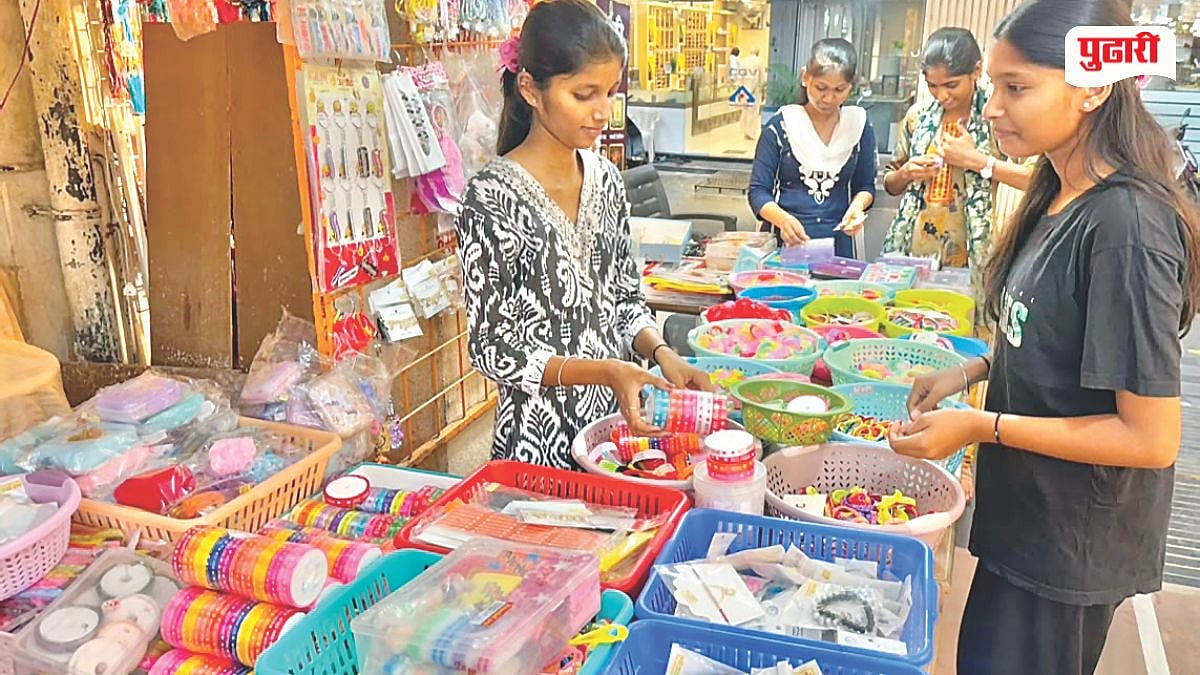 फ्रेंडशिप डेसाठी बाजारात एलईडी, मेटल बँडची मागणी