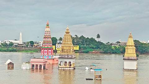 Pandharpur Flood : विसर्गामुळे चंद्रभागेला पुराचा धोका