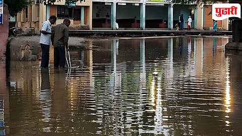 Washim news: अनसिंग बसस्थानकासमोर पाऊसाच्या पाण्याचे झाले ‘तळे'! प्रवाशांचे हाल