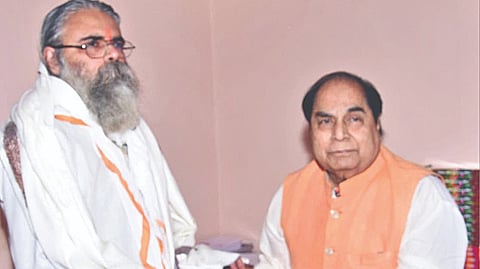 Dr. D.Y. Patil: अत्यंत निरभिमानी व्यक्‍तिमत्त्‍व असलेले भक्त