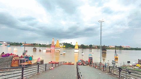 Pandharpur Flood : चंद्रभागेचा पूर ओसरण्यास सुरुवात