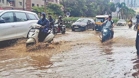 Kolhapur Rain | तीन तास धुवाँधार; कोल्हापूर जलमय,पंचगंगा ३०.९ फुटांवर