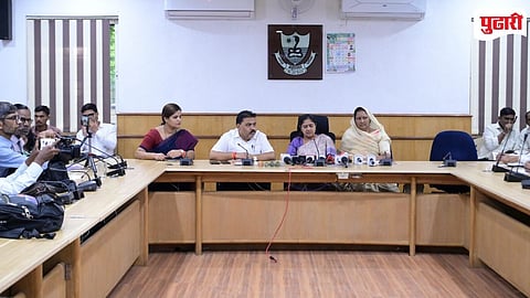 Nagpur Municipal Corporation  Free National Flag Distribution