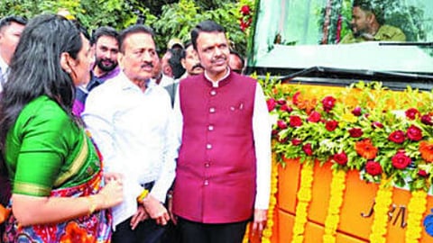 Nashik gets 50 new electric buses-नाशिकच्या सार्वजनिक वाहतुकीला 'ई बूस्ट !'