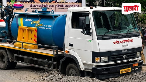 Raigad Road News : पालिकेची गाडीच खड्ड्यात रुतली! कामोठे सेक्टर २० मधील सेंट्रल बँक चौकातील रस्त्याच्या निकृष्ट कामाचा पर्दाफाश