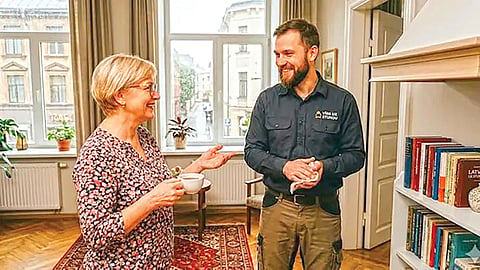 Temporary Husband Service | 
