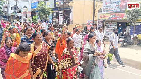 Ausa Tehsil Office Protest  