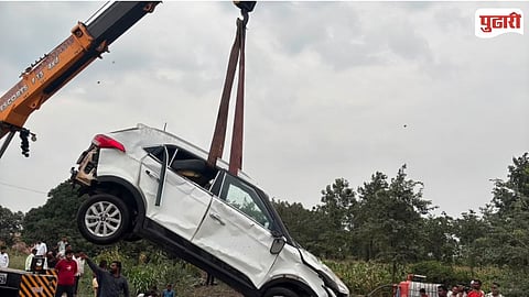 Karmala  Car Falls Into Well 