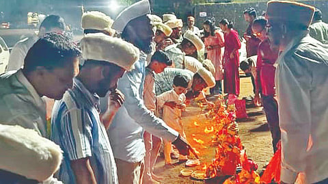Karad Ganpati Festival : स्वराज्याच्या इतिहासाची साक्ष देणाऱ्या डुबल घराण्याच्या दीड दिवसाच्या गणपतीचे विसर्जन