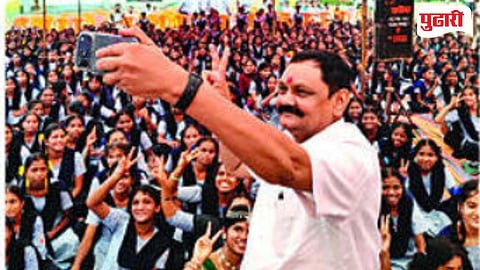 Minister Dr Ashok Uike | 'विद्यार्थ्यांच्या आरोग्याशी खेळल्यास थेट गडचिरोलीला बदल्या!'; नाशिकमध्ये आदिवासी विकासमंत्र्यांचा सज्जड दम