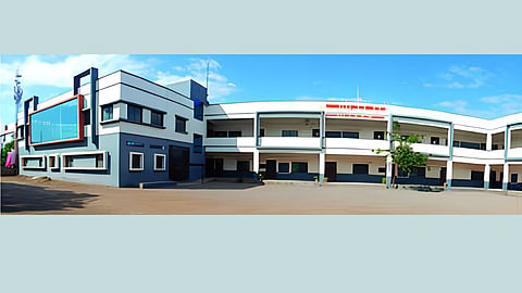 पाथरे : कर्मवीर सूर्यभानजी गडाख शैक्षणिक संकुलाची नूतन इमारत