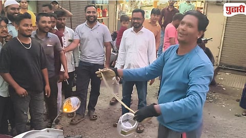  Nipani Snake Found In Scooter 