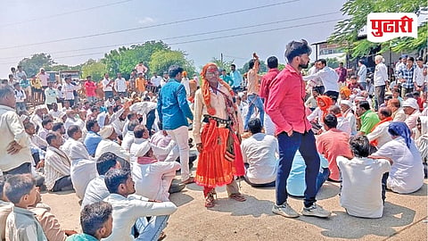 Jintur farmers protest