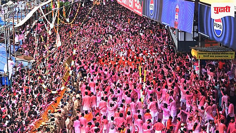 Lalbaugcha Raja Mobile Theft
