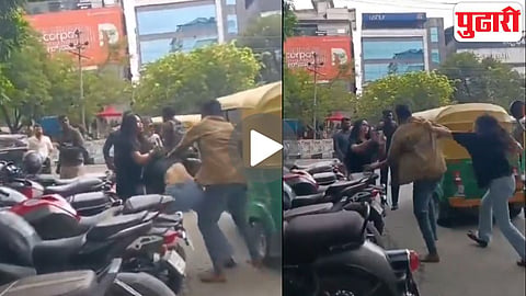 Bangalore two girls auto driver fight viral video