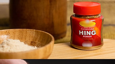 Asafoetida : एक चुटकी हिंग, पचनापासून जंतापर्यंत ठरतो उपयोगी 