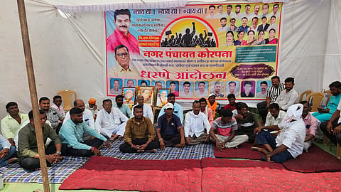 Chandrapur Sanitation Workers Protest : कोरपणा नगरपंचायतीविरोधात सफाई कामगारांचे धरणे आंदोलन