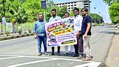 Solapur News : गतिरोधक दिसेनात, अपघात काही केल्या थांबेनात