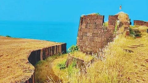 Devgad Fort| देवगड किल्ल्याच्या खंदकात साकारणार आकर्षक गार्डन