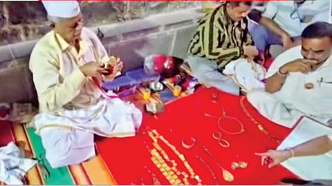Vitthal Rukmini Temple : नवरात्रौत्सवात विठ्ठल-रुक्मिणी दागिन्यांनी सजणार