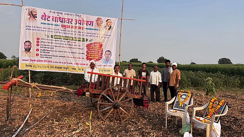 Parbhani Farmers Protest : गोविंदपूर-गौर शिवरस्ता खुला करण्यासाठी शेतकऱ्यांचे बैलगाडीसह आमरण उपोषण