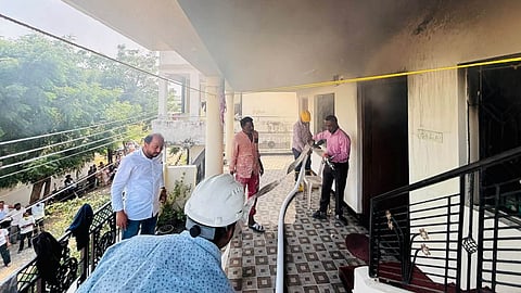 Wardha News : फ्रीजच्या कॉम्प्रेसरचा स्फोट; भीषण आगीत घराचे मोठे नुकसान