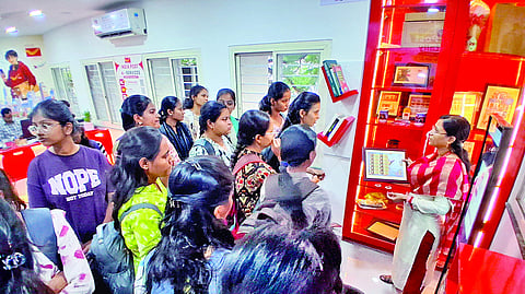 Solapur News : सोलापुरात आजपासून जेन-झी पोस्ट ऑफिस