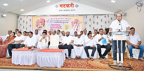 कागल : येथील गोकुळ दूध संघाच्या ठरावधारकांच्या मेळाव्यात बोलताना मंत्री हसन मुश्रीफ.