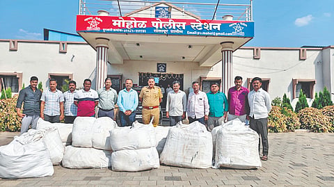 Solapur Tobacco Seizure : पावणेपाच लाखांची सुगंधी तंबाखू हस्‍तगत
