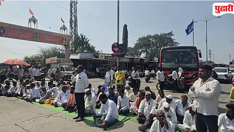 Beed Limbaganesh  Crop Loan Protest
