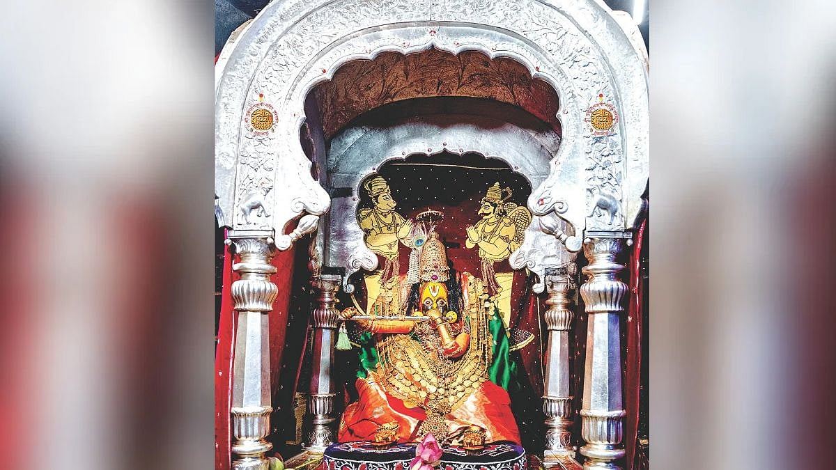 Tulja Bhavani Temple : तुळजाभवानी मातेची मुरली अलंकार महापूजा
