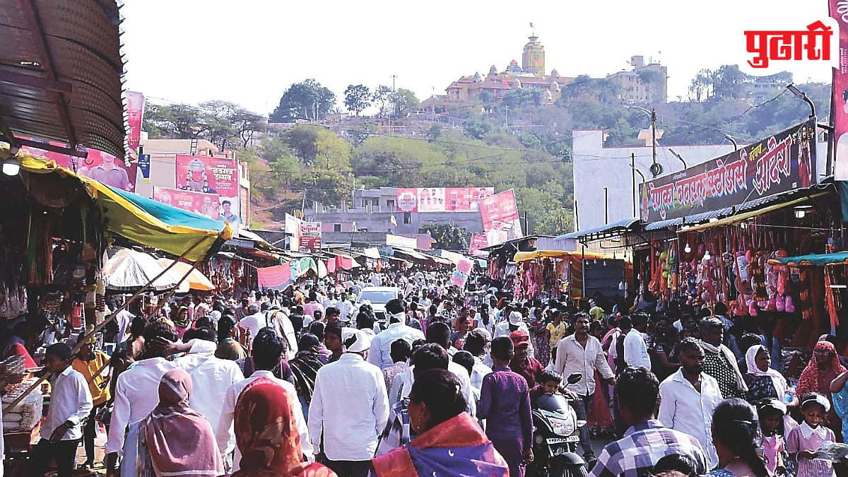 Mohatadevi Temple: मोहटादेवी गडावर लाखो भाविकांची मांदियाळी; दर्शनासाठी अलोट गर्दी