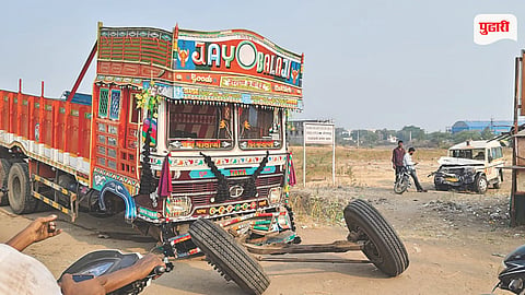 Shrirampur truck ambulance accident