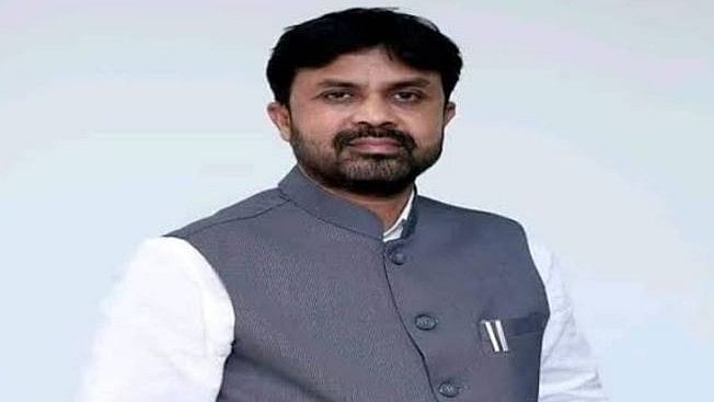 संजय बनसोडे यांचा विक्रमी मताधिक्‍याने विजय