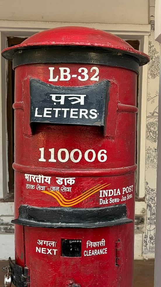भारतातील पोस्टबॉक्स लाल रंगाची का आहेत?