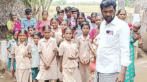 மாணவிகள்