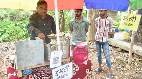 Deepak Kumar Uprariya, HCE
