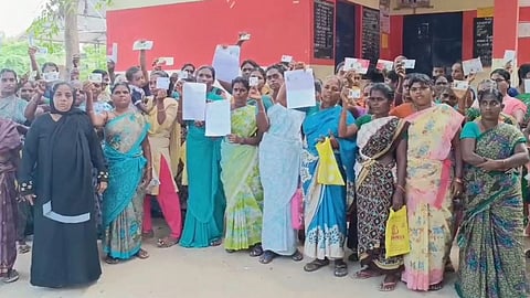 மகளிர் உரிமைத்தொகை - பெண்கள் போராட்டம் 
