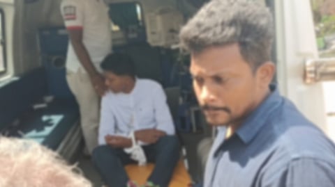 வீடியோ கேம் விளையாடிய மாணவர் 