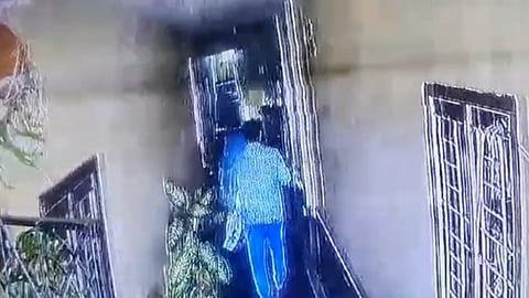 உயிரிழந்த ஜேம்ஸ் லிப்டிற்கு சென்ற போது  