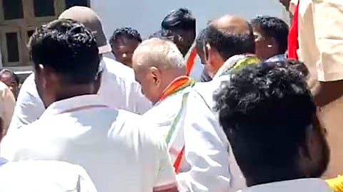 மயங்கிவிழுந்த  காங்கிரஸ் வேட்பாளர்