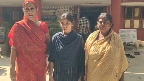 கைதான பெண்கள்