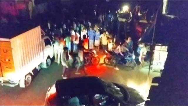 இரவில் மின்வெட்டு - மக்கள் ஆர்ப்பாட்டம்