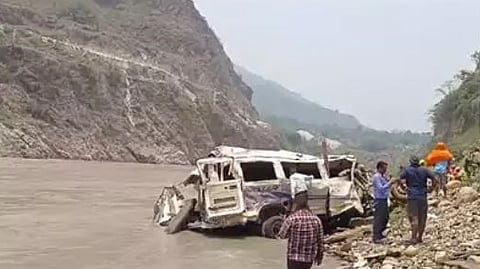 விபத்துக்குள்ளான வாகனம்