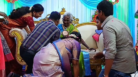 100வது பிறந்தநாள் கொண்டாடும் மூதாட்டி