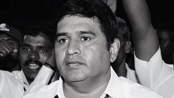 ஆம்ஸ்ட்ராங்